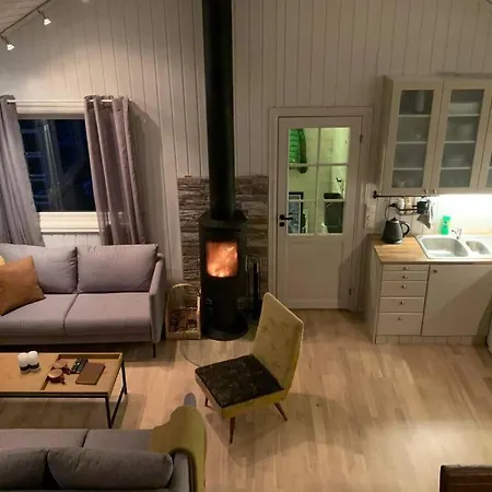 Cabin In Jokelfjord
