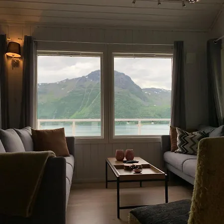 Holiday home Cabin In Jokelfjord